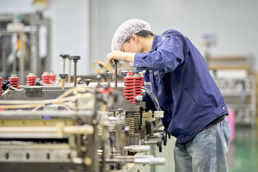 Packaging bag molding.webp