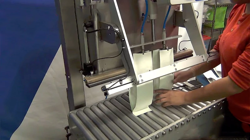 Pipeline vacuum sealing machine